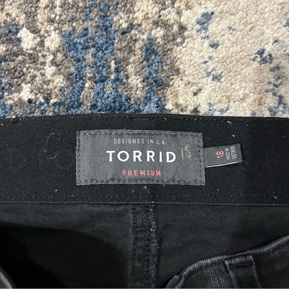 Torrid Black Bombshell Skinny Distressed Jeans Size 18 - Picture 6 of 11